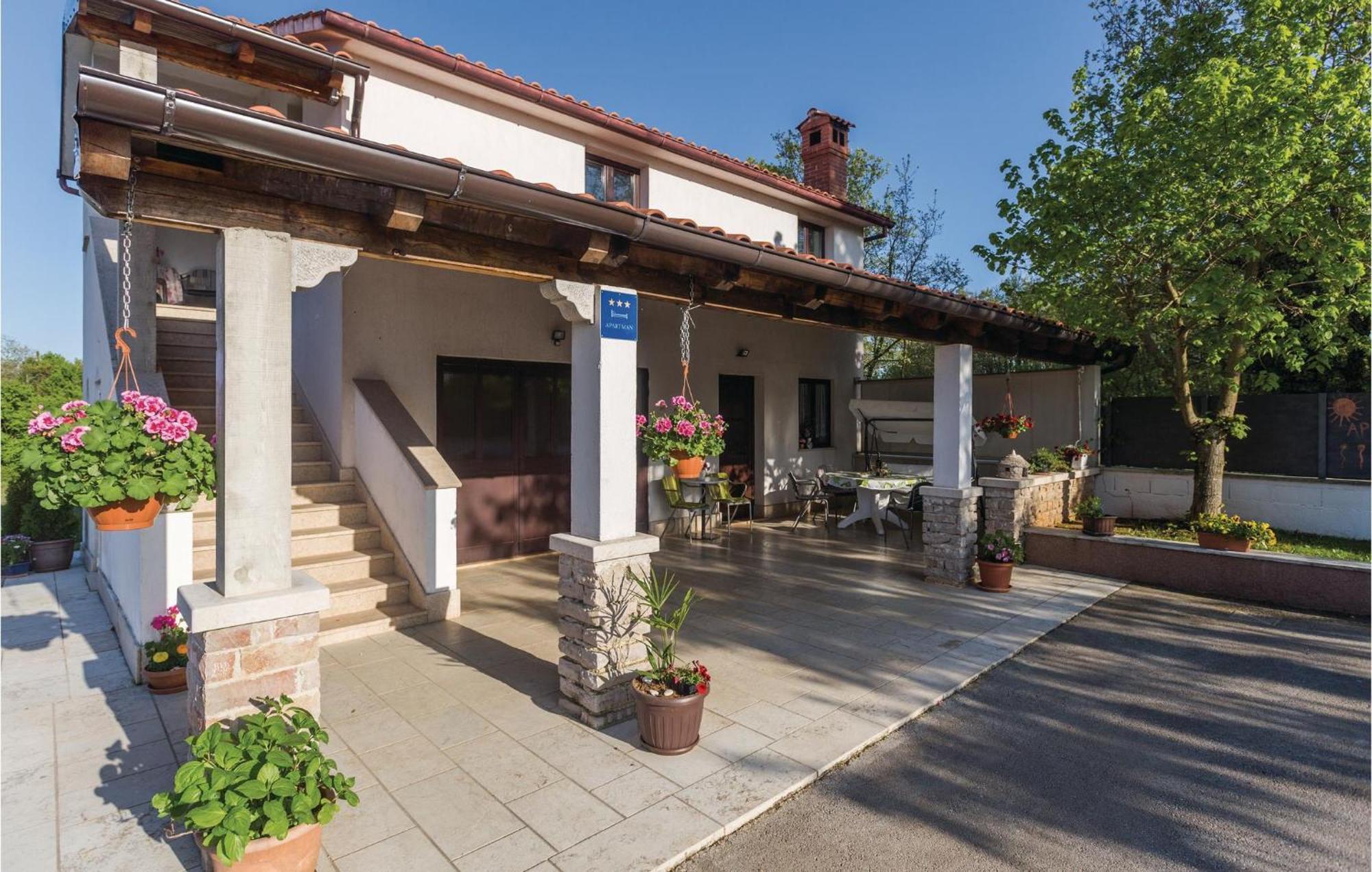 Amazing Apartment In Pazin With Wifi Katun Lindarski Exterior foto